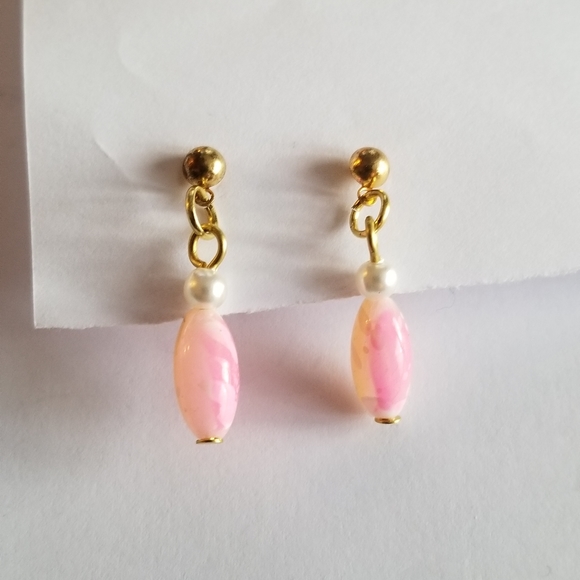 Relisted -Dainty pink and peach bead earrings gold tone white faux pearl - Picture 5 of 13
